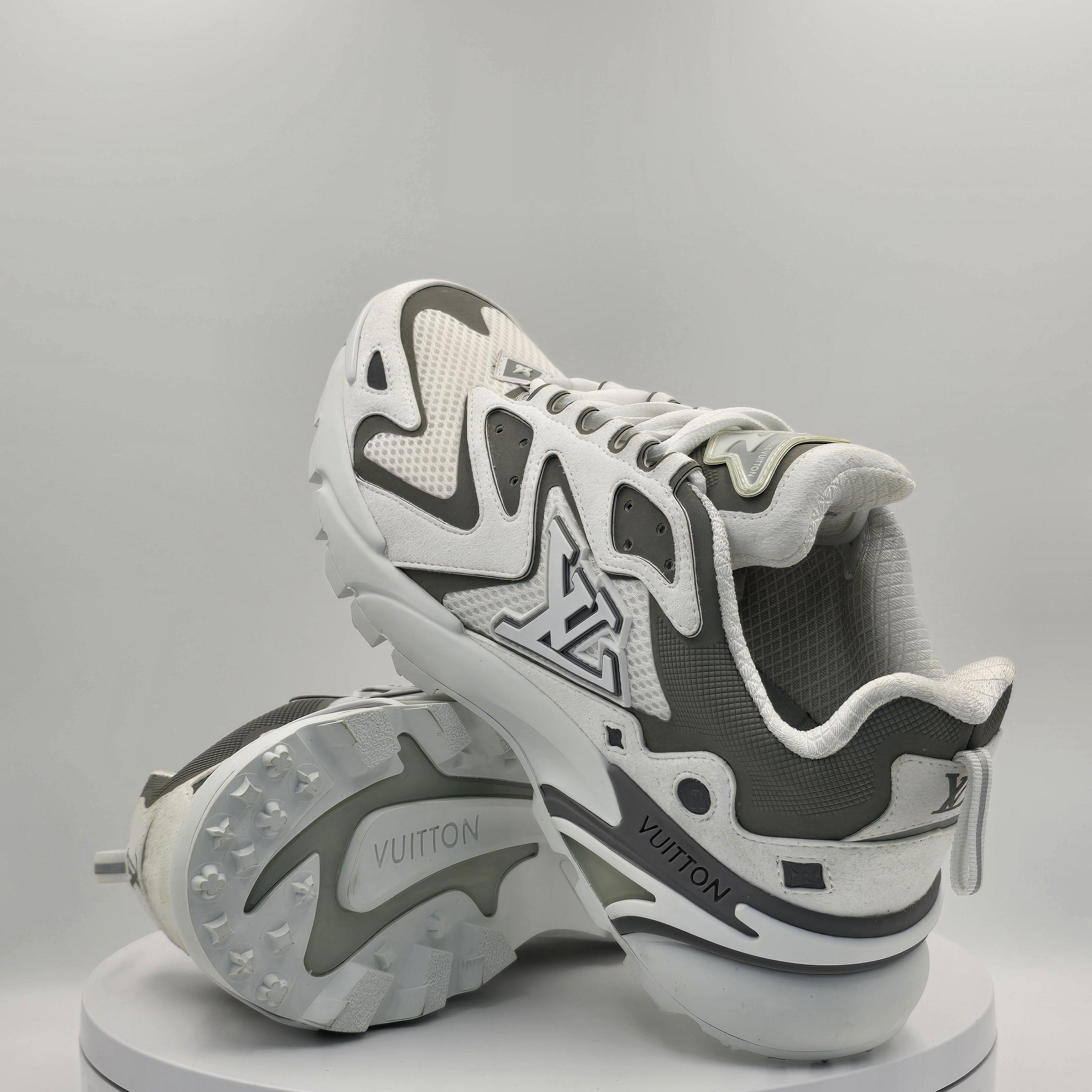 LV Runer Tatic Sneaker